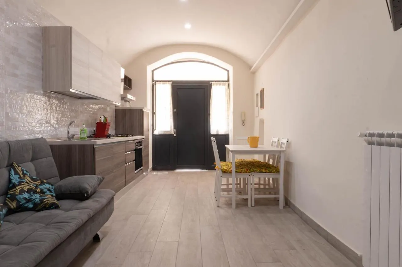 Neapolitan Roo Apartment 0*, Naples Italy
