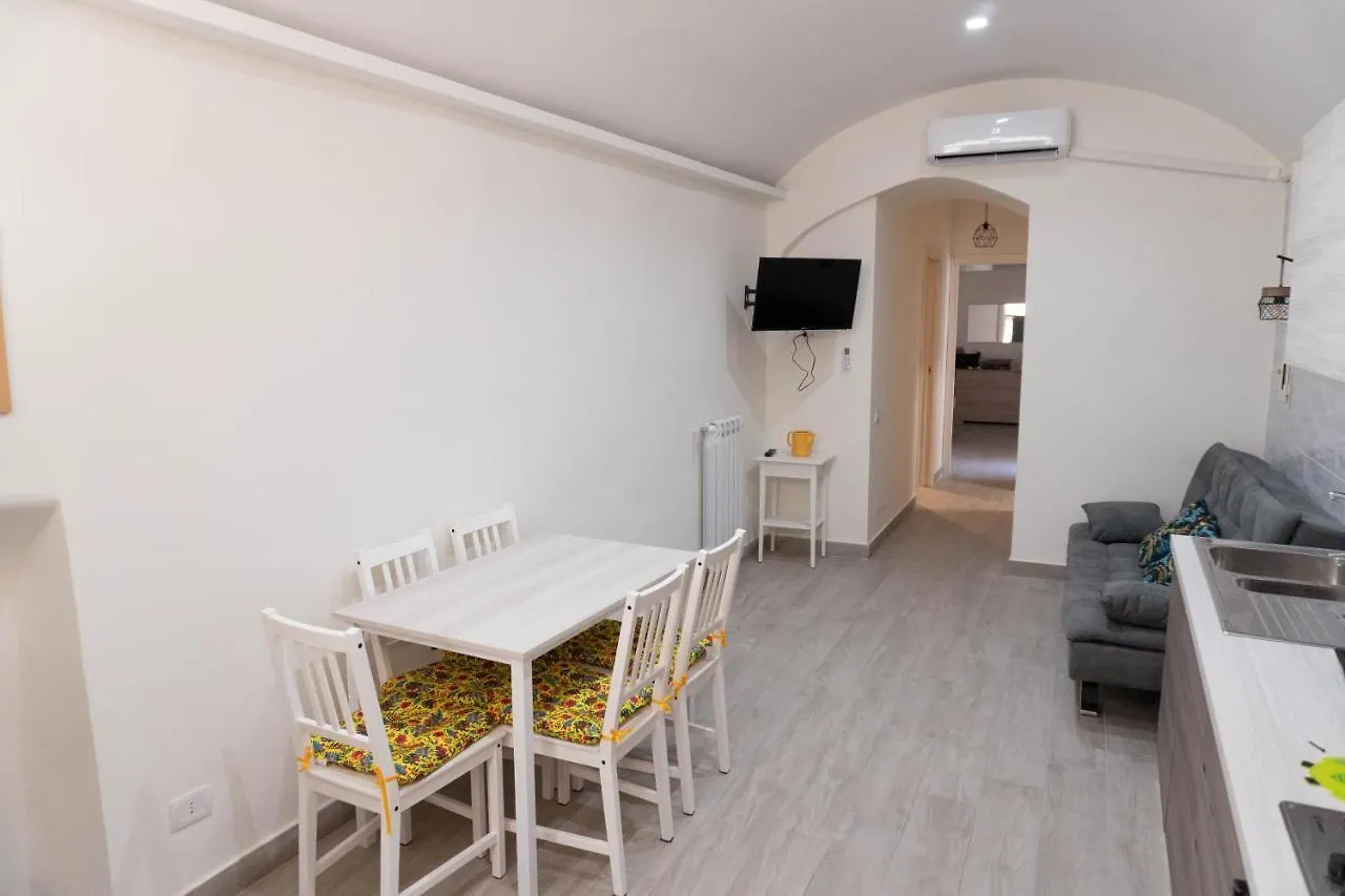Neapolitan Roo Apartment