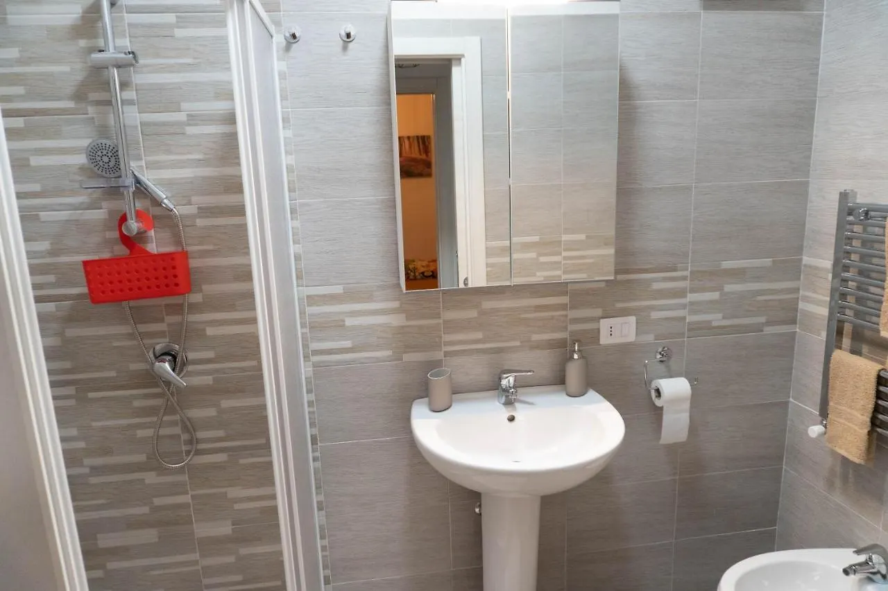 Neapolitan Roo Apartment 0*, Naples