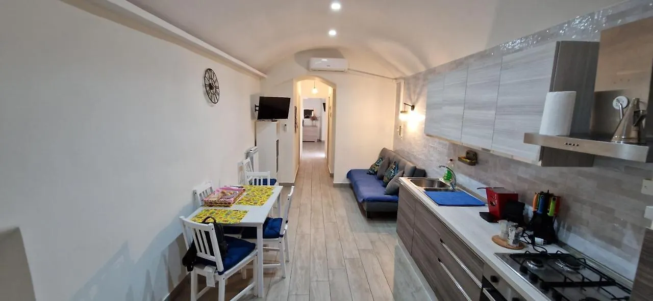 Neapolitan Roo Apartment